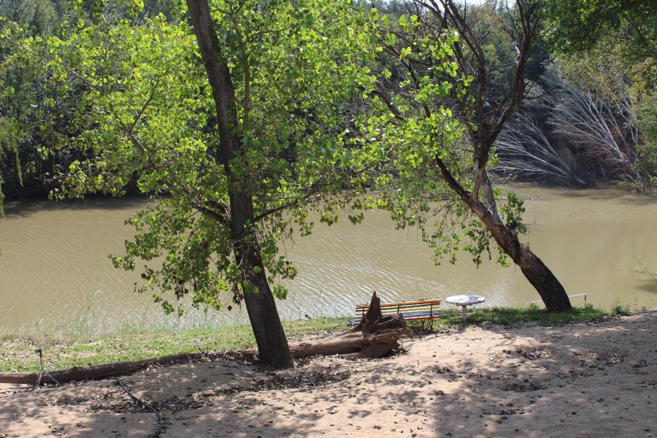 At The River Guest House كرونستاد المظهر الخارجي الصورة